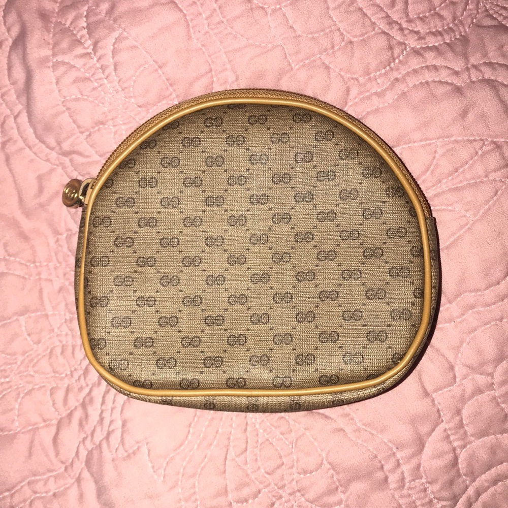 Small Gucci make up bag